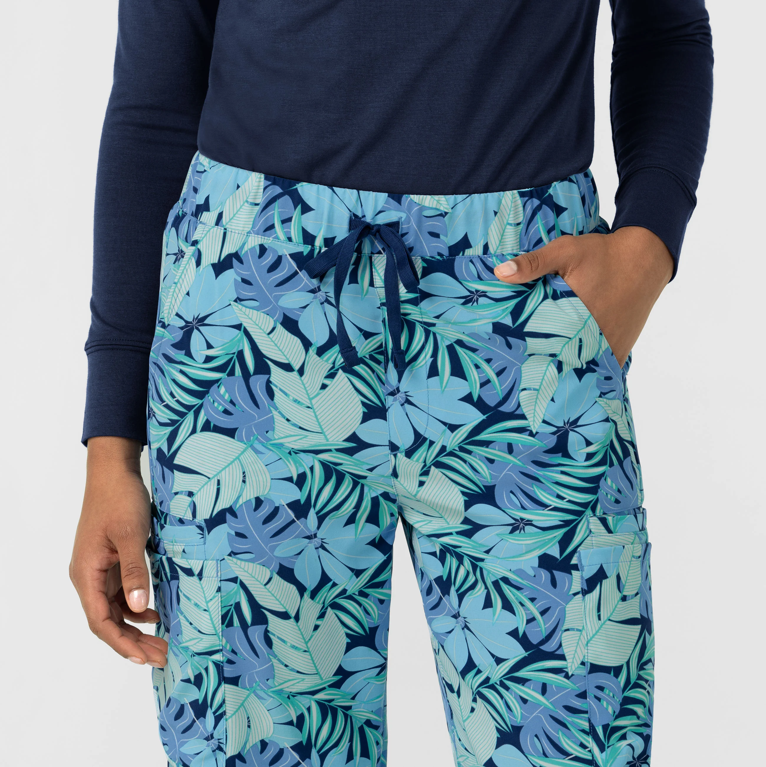 Women's Printed Double Cargo Scrub Pant - Breezy Palms - Image 7