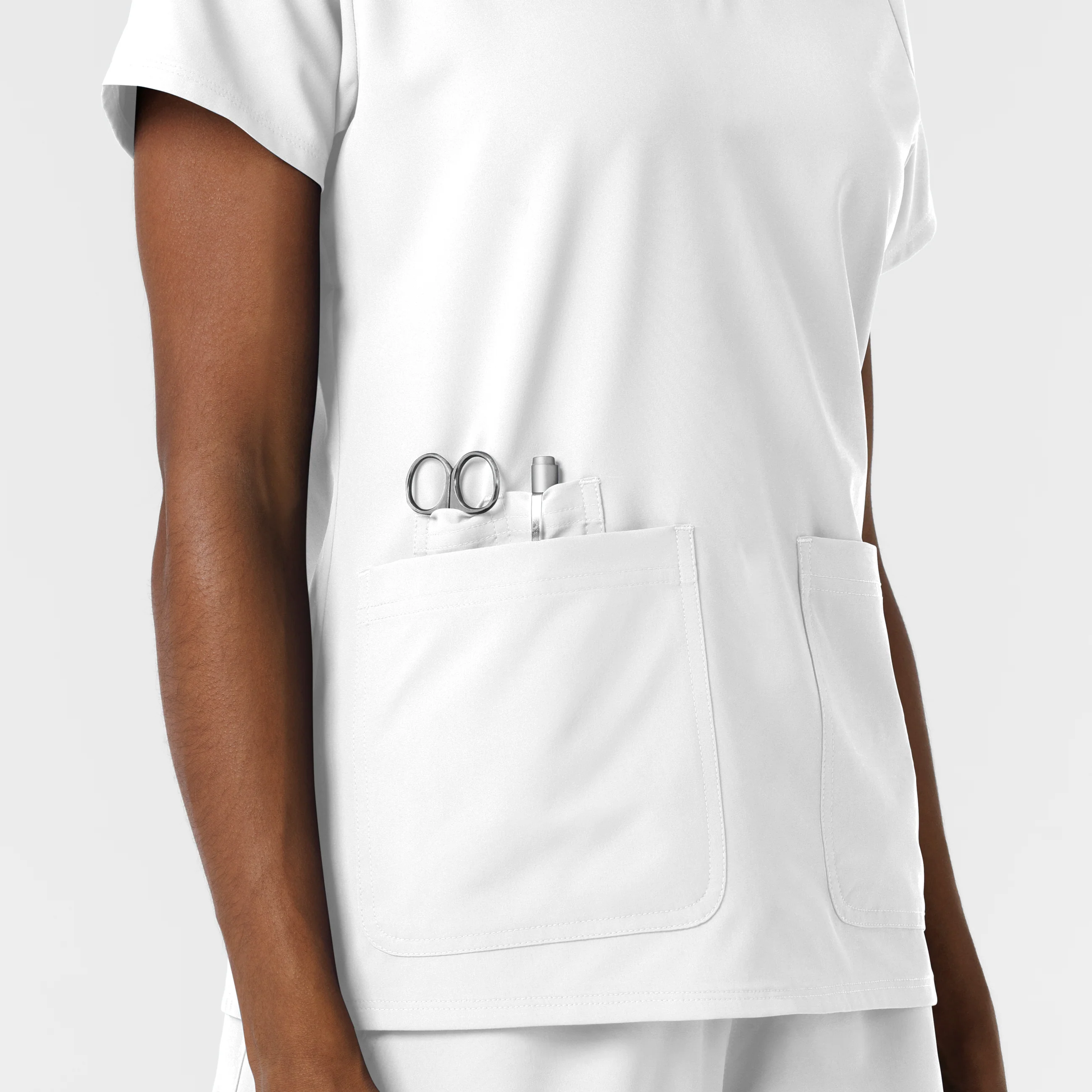NURTUR Women's V-Neck Scrub Top - White - Image 9
